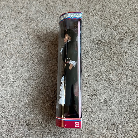 NEW in Box! 1997 Chilean Barbie Dolls of the World Collection - Picture 3 of 7